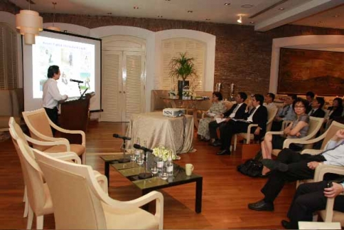 (11-14 Nov 2009) Breakfast Meeting - 7