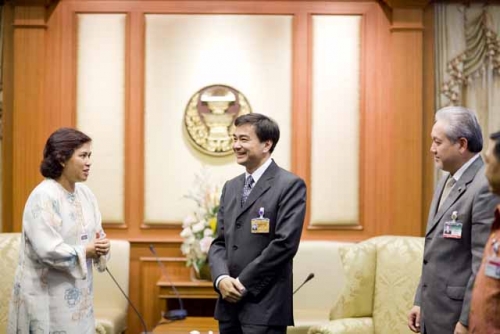 (15 Oct 2009) Courtesy Call and Dialogue with Thai PM - 30