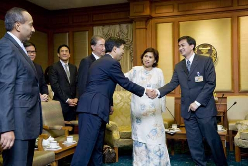(15 Oct 2009) Courtesy Call and Dialogue with Thai PM - 31