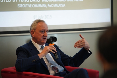 Dialogue with Alderman Peter Estlin 01