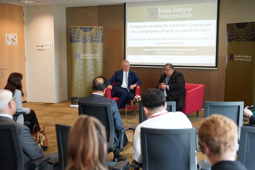 Dialogue with Alderman Peter Estlin 04