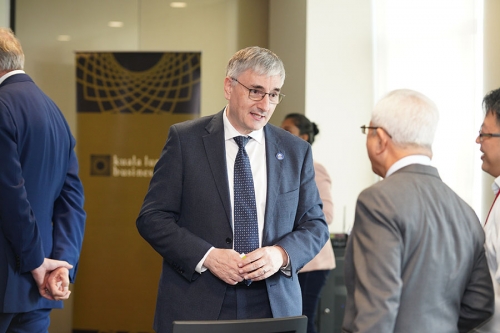 Dialogue with Alderman Peter Estlin 06