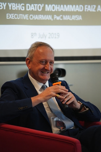 Dialogue with Alderman Peter Estlin 11