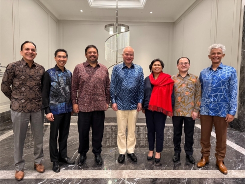 Group-Photo KLBC-Board-with-Royal-Patron edited-1